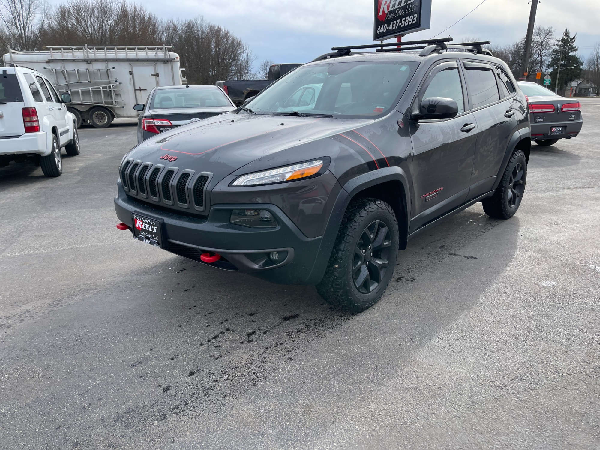 photo of 2017 Jeep Cherokee Trailhawk 4WD